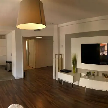 Bright Near Center And Beaches Apartman Cannes